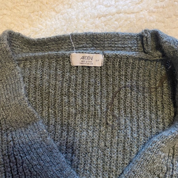Cropped Knit Sweater - Picture 2 of 3
